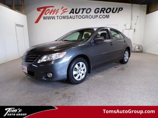 Used 2010 Toyota Camry LE image 1