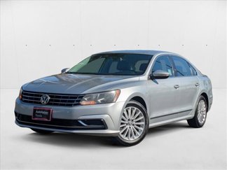 Used 2017 Volkswagen Passat 1.8T SE image 1