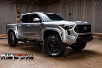 Used 2025 Toyota Tacoma SR5 image 1