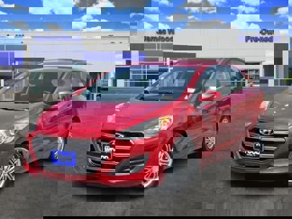 Used 2017 Hyundai Elantra GT image 1