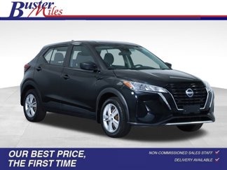 Used 2022 Nissan Kicks S image 1