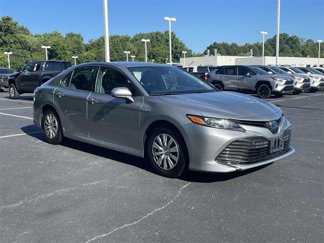 Used 2019 Toyota Camry LE image 1