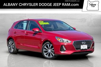 Used 2018 Hyundai Elantra GT image 1