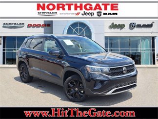 Used 2022 Volkswagen Taos SE image 1