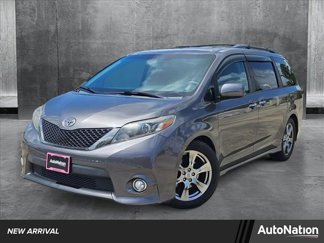 Used 2017 Toyota Sienna SE Premium image 1