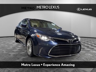 Used 2018 Toyota Avalon Limited image 1