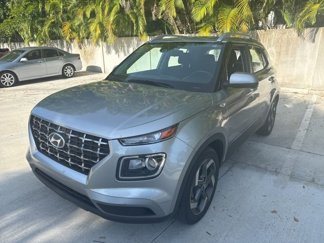 Used 2023 Hyundai Venue SEL image 1