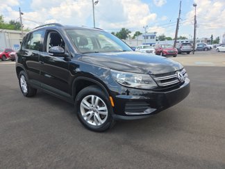 Used 2015 Volkswagen Tiguan S image 1