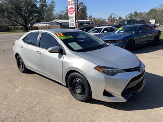 Used 2017 Toyota Corolla LE image 1