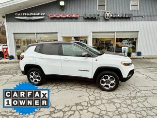 Used 2022 Jeep Compass Trailhawk w/ Trailhawk Elite Group image 1
