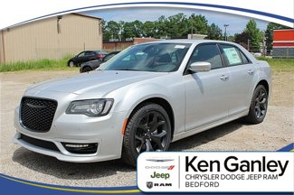 New 2023 Chrysler 300 Touring L w/ Popular Equipment Group image 1