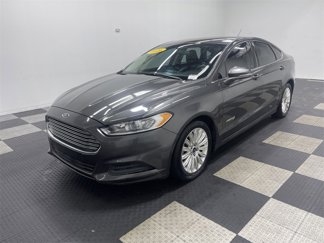 Used 2016 Ford Fusion SE image 1
