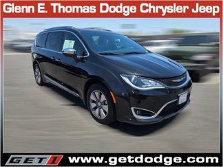 Used 2020 Chrysler Pacifica Limited image 1