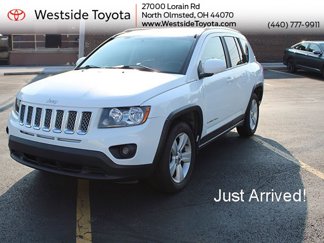 Used 2017 Jeep Compass Latitude image 1