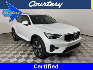 Used 2025 Volvo XC40 B5 Plus image 1
