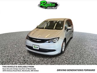 Used 2023 Chrysler Voyager LX image 1
