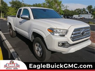Used 2019 Toyota Tacoma SR image 1