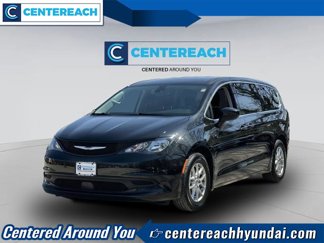 Used 2022 Chrysler Voyager LX image 1
