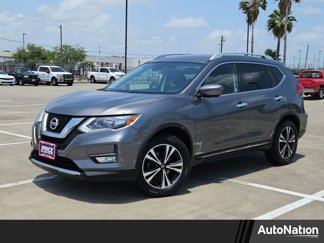 Used 2017 Nissan Rogue SL image 1