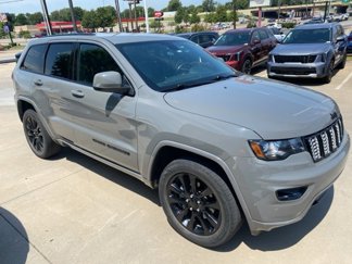 Used 2019 Jeep Grand Cherokee Altitude image 1