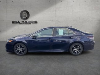 Used 2022 Toyota Camry SE image 1
