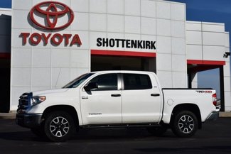 Used 2017 Toyota Tundra SR5 image 1