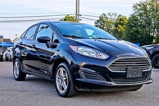 Used 2017 Ford Fiesta SE image 1
