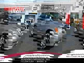 Used 2016 Chrysler Town & Country Touring image 1