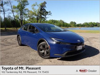 Used 2023 Toyota Prius LE image 1