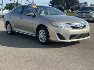 Used 2014 Toyota Camry L image 1