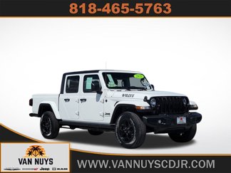 Used 2021 Jeep Gladiator Willys image 1