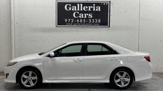 Used 2012 Toyota Camry SE image 1