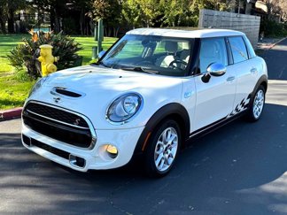 Used 2015 MINI Cooper S image 1
