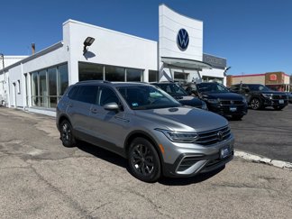 Certified 2024 Volkswagen Tiguan SE image 1