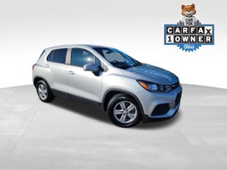 Used 2022 Chevrolet Trax LS w/ Tint and Cruise Package image 1