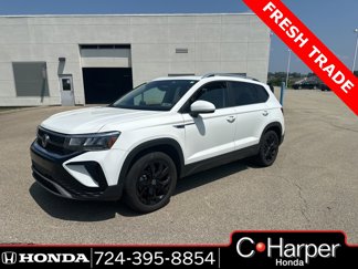 Used 2022 Volkswagen Taos SE image 1
