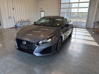 Used 2024 Nissan Altima 2.5 SV image 1