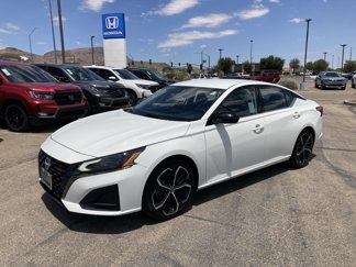 Used 2023 Nissan Altima 2.5 SR image 1