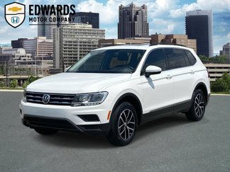 Used 2021 Volkswagen Tiguan SE w/ Panoramic Sunroof Package image 1