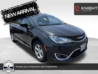 Used 2017 Chrysler Pacifica Touring-L Plus w/ Advanced Safetytec Group image 1