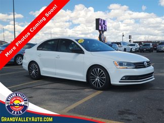 Used 2016 Volkswagen Jetta Sport image 1