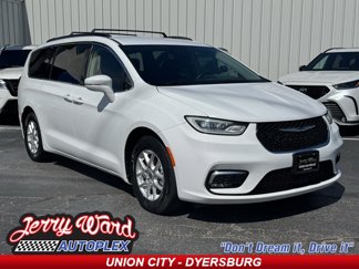 Used 2022 Chrysler Pacifica Touring-L image 1