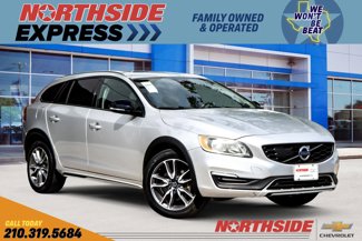 Used 2018 Volvo V60 T5 Cross Country image 1