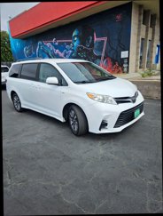Used 2018 Toyota Sienna LE image 1