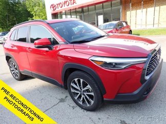 Certified 2022 Toyota Corolla Cross XLE image 1