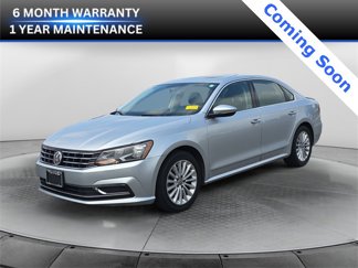 Used 2017 Volkswagen Passat 1.8T SE image 1