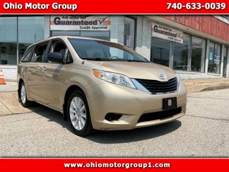 Used 2011 Toyota Sienna LE image 1