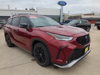 Used 2023 Toyota Highlander L image 1