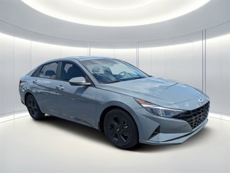 Used 2023 Hyundai Elantra SEL image 1