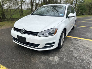 Used 2017 Volkswagen Golf S image 1